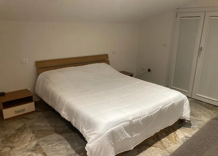 Guest house Attico Marsiglie 3*