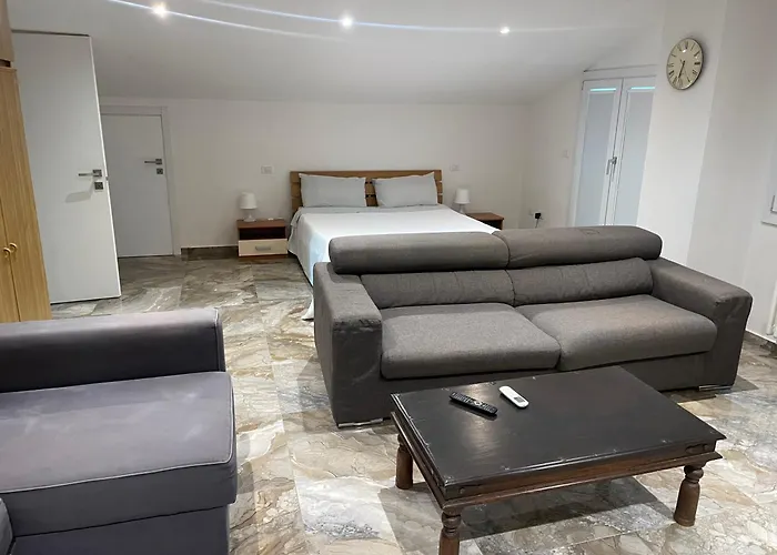 Guest house Attico Marsiglie Casal Fiumanese